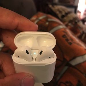 Apple Ear Pods
